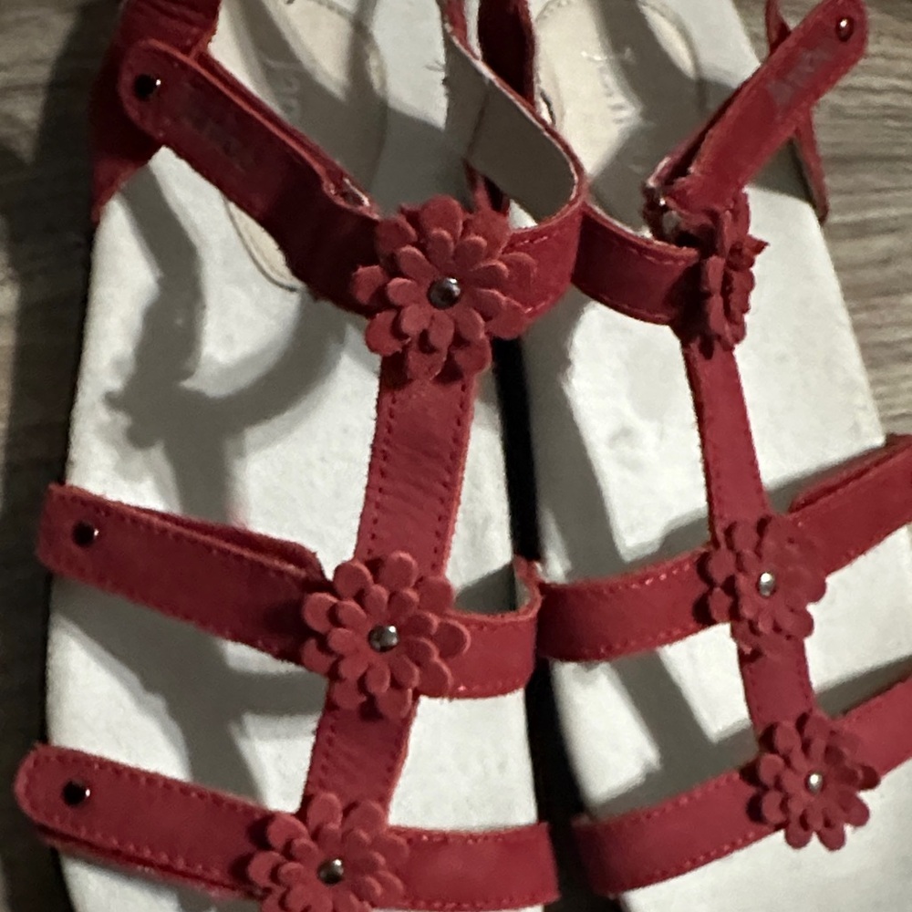 Jambu Women's Red Floral Sandals - Picture 6 of 10